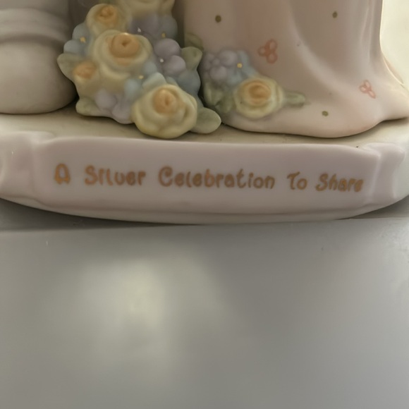 Precious moments 25 year Anniversary - Picture 4 of 5